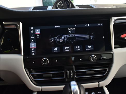 Used 2023 Porsche Macan S AWD/4WD image 28