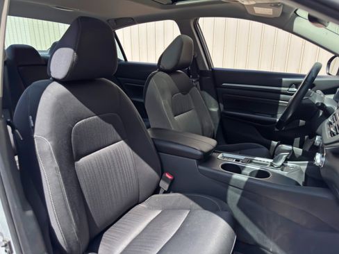 Used 2019 Nissan Altima 2.5 SV FWD image 34