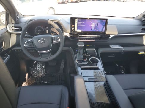 New 2026 Toyota Sienna XLE Woodland Edition image 24