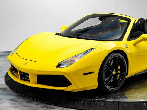 Used 2017 Ferrari 488 Spider image 43