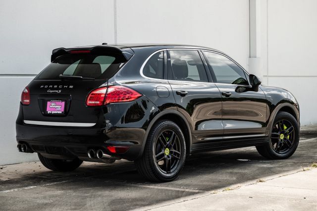 Used 2014 Porsche Cayenne S AWD/4WD image 3