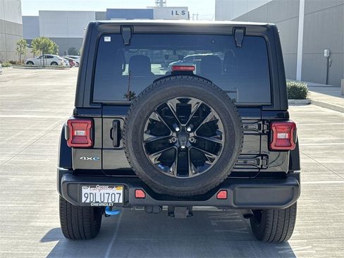 Used 2023 Jeep Wrangler Unlimited Sahara w/ Cold Weather Group image 4