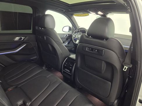 Used 2022 BMW X5 xDrive40i w/ M Sport Package AWD/4WD image 31