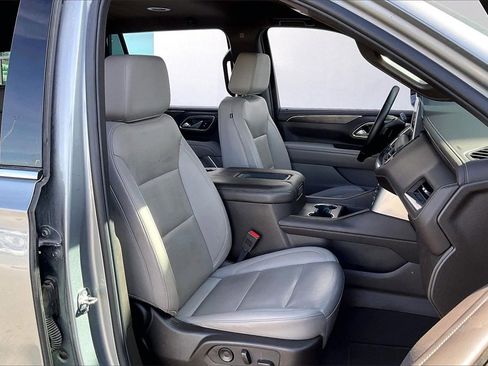 Used 2024 Chevrolet Suburban LT image 7