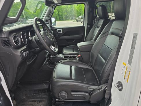 Used 2020 Jeep Gladiator Overland AWD/4WD image 4