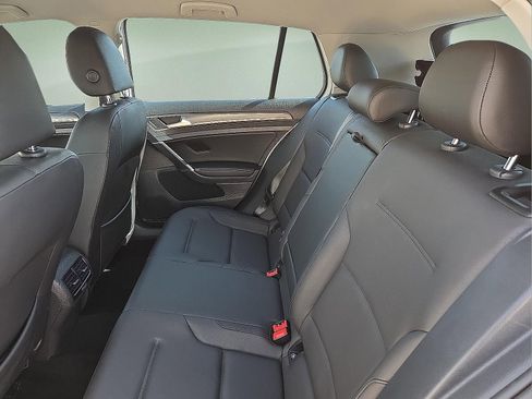 Used 2018 Volkswagen e-Golf SEL Premium image 10