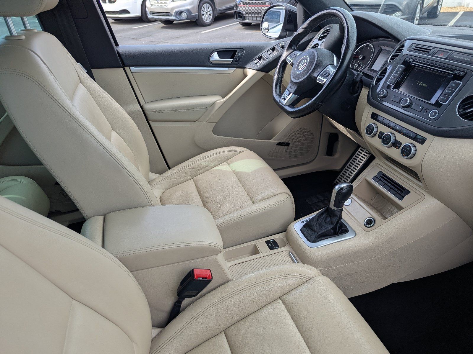 Used 2015 Volkswagen Tiguan R-Line AWD/4WD image 12