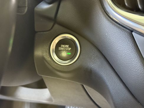 Used 2022 Chevrolet Equinox LT FWD image 25