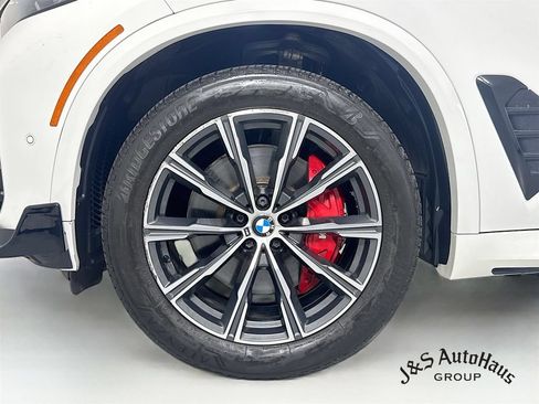 Used 2024 BMW X5 xDrive40i w/ M Sport Package AWD/4WD image 39