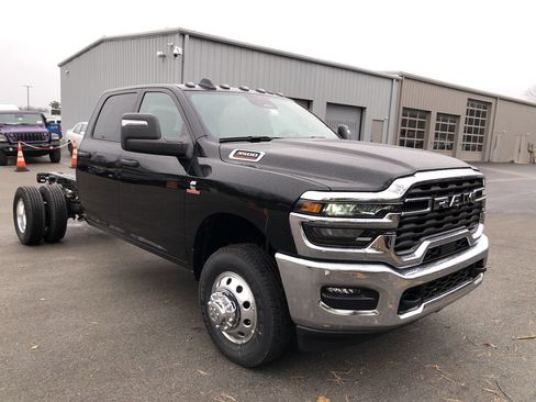 New 2026 RAM 3500 Tradesman w/ Chrome Appearance Group image 7