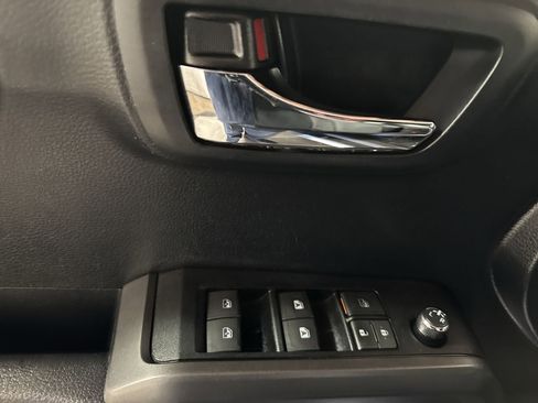 Used 2018 Toyota Tacoma TRD Off-Road AWD/4WD image 22
