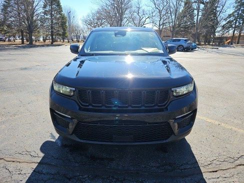 Used 2023 Jeep Grand Cherokee Limited w/ Black Appearance Package image 9