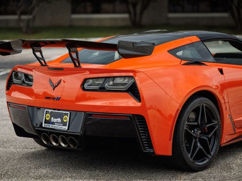 Used 2019 Chevrolet Corvette ZR1 RWD image 13