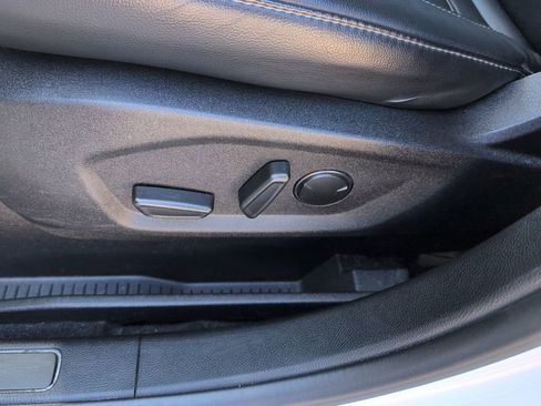 Used 2024 Ford Edge SEL image 9