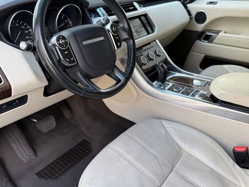 Used 2014 Land Rover Range Rover Sport HSE image 4