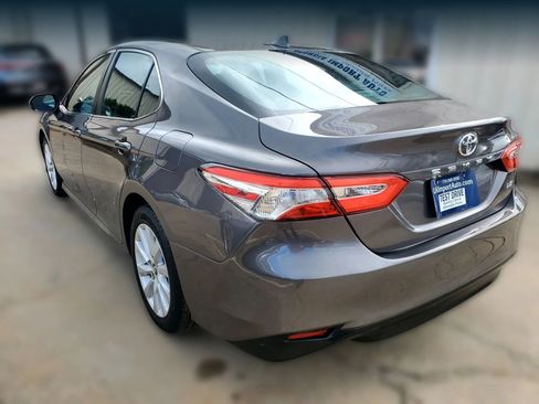 Used 2019 Toyota Camry LE FWD image 7