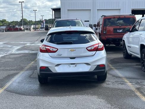 Used 2017 Chevrolet Cruze LT w/ Convenience Package FWD image 3