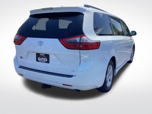 Used 2020 Toyota Sienna LE FWD image 9