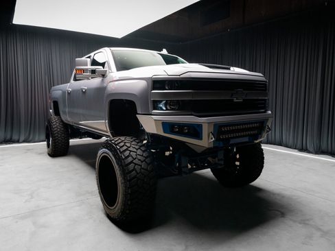 Used 2016 Chevrolet Silverado 2500 LTZ w/ Duramax Plus Package AWD/4WD image 8