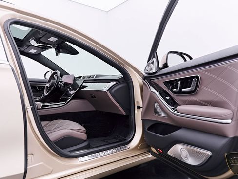 Used 2024 Mercedes-Benz Maybach S 680 4MATIC image 32