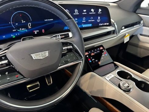 New 2026 Cadillac Vistiq Luxury AWD/4WD image 19