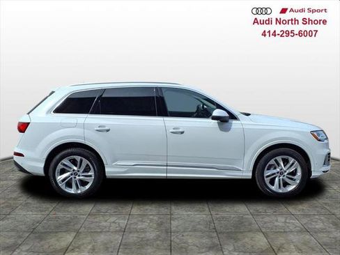 Used 2022 Audi Q7 3.0T Premium Plus w/ Premium Plus Package AWD/4WD image 3