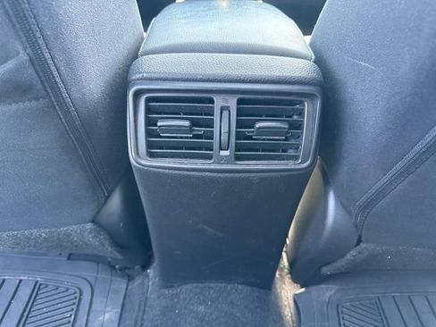 Used 2016 Nissan Rogue SV w/ SV Premium Package AWD/4WD image 18