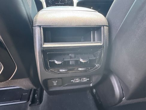 Certified 2025 Jeep Grand Cherokee Altitude AWD/4WD image 24