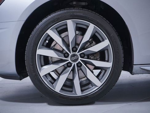 Used 2022 Audi A4 2.0T Premium w/ Convenience Package image 2