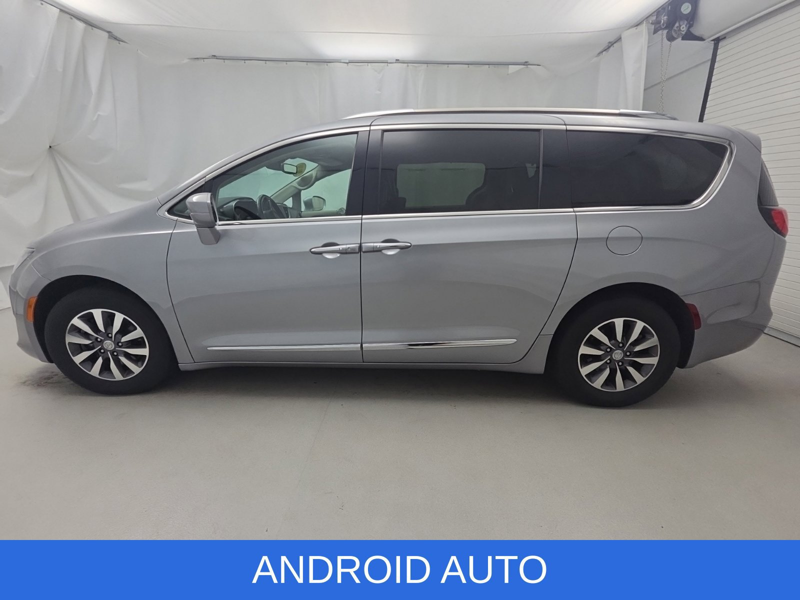 Certified 2020 Chrysler Pacifica Touring-L Plus FWD image 4