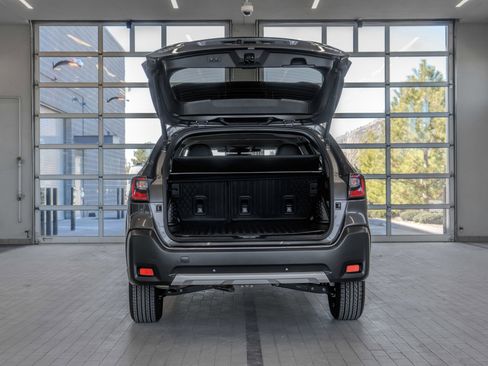 Used 2025 Subaru Outback Limited image 16