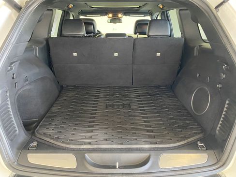 Used 2015 Jeep Grand Cherokee Overland w/ Advanced Technology Group image 32