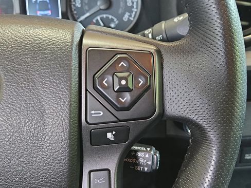 Used 2022 Toyota Tacoma TRD Off-Road RWD image 22