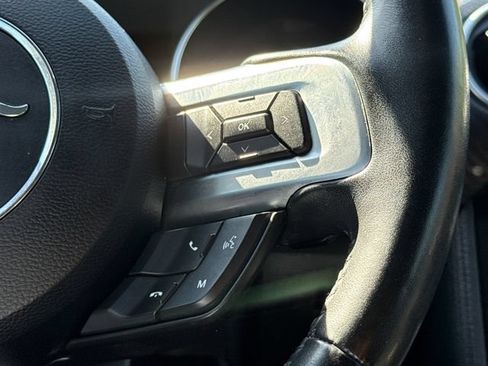 Used 2019 Ford Mustang Convertible RWD image 27