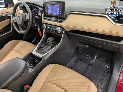 Used 2022 Toyota RAV4 LE AWD/4WD image 30
