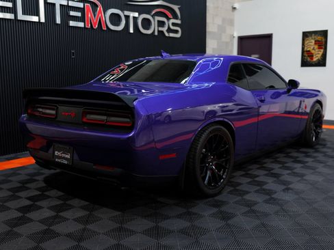 Used 2016 Dodge Challenger SRT Hellcat RWD image 13