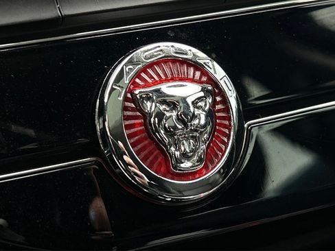 Used 2016 Jaguar XF Prestige image 39