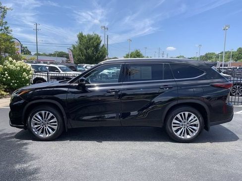 Certified 2025 Toyota Highlander Platinum AWD/4WD image 5