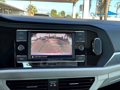 Used 2023 Volkswagen Jetta SE w/ Panoramic Sunroof Package image 12