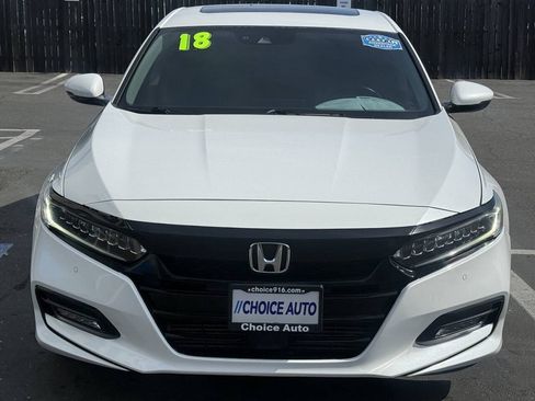 Used 2018 Honda Accord Touring image 2