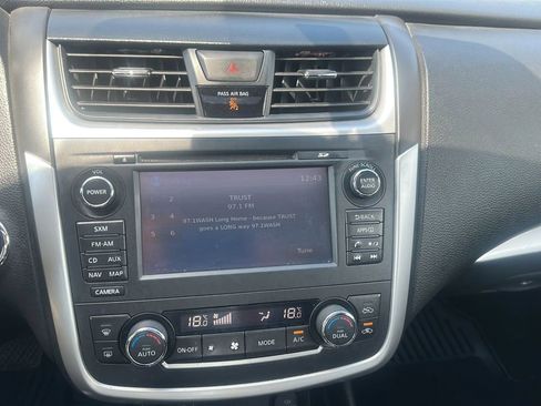 Used 2017 Nissan Altima 2.5 SV FWD image 24
