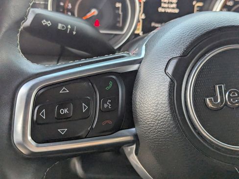 Used 2018 Jeep Wrangler Unlimited Sahara image 25