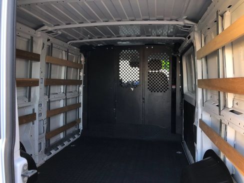 Used 2025 RAM ProMaster 2500 w/ U-Haul Equipment Group FWD image 27