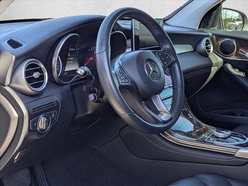 Used 2018 Mercedes-Benz GLC 300 4MATIC image 7