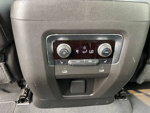 Used 2022 Chevrolet Tahoe Premier AWD/4WD image 44