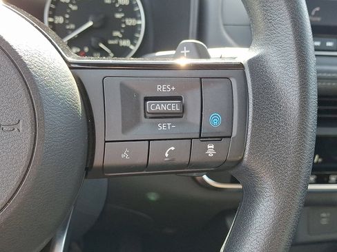 Certified 2023 Nissan Rogue SV image 24