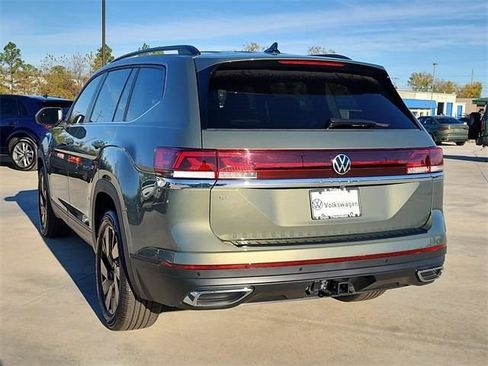 New 2026 Volkswagen Atlas SE FWD image 3