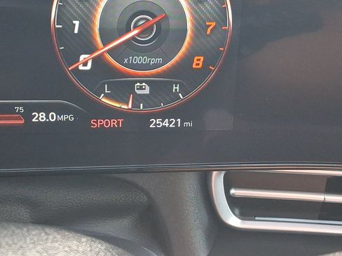 Used 2024 Hyundai Elantra Limited FWD image 21