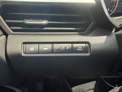 Used 2022 Nissan Altima 2.5 SV w/ SV Premium Package FWD image 17