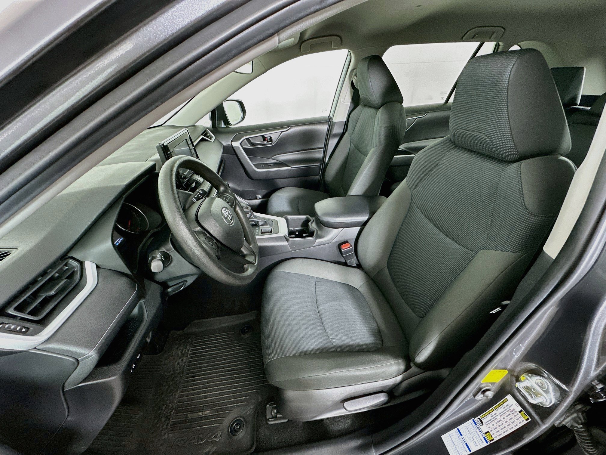 Used 2022 Toyota RAV4 LE AWD/4WD image 13